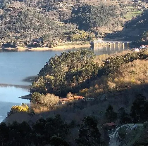 度假居 Geres Do Alibaba Ruivaes